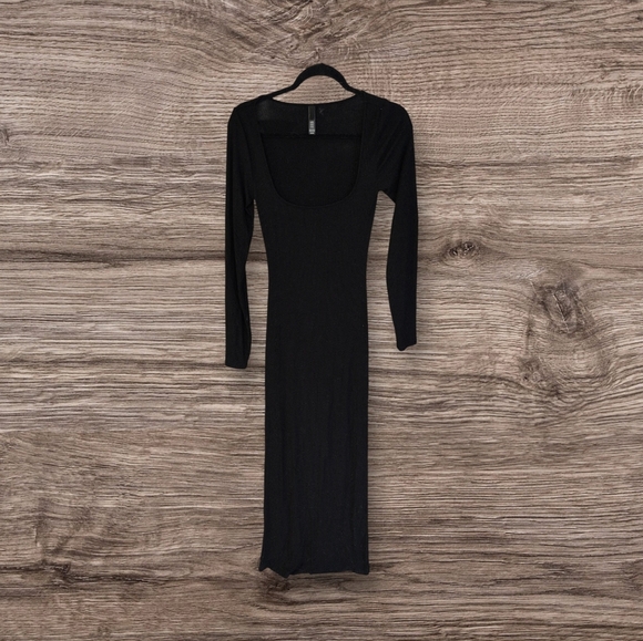 Skims Soft Lounge LONG SLEEVE DRESS - Picture 4 of 5
